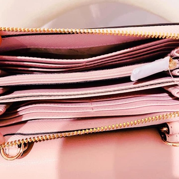 Michael Kors Kinsley 2-in-1 crossbody - Picture 3 of 6